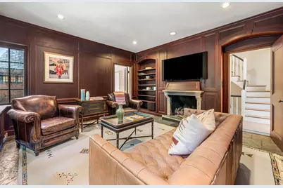 372 Warren St, Brookline, MA 02445 - Photo 18