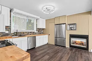 188 Oak St, Methuen, MA 01844 - Photo 2