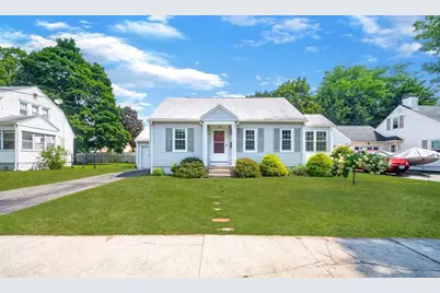 55 Gillette Cir, Springfield, MA 01118 - Photo 2