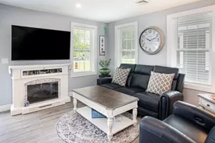 4 Knights Wy, Swansea, MA 02777 - Photo 10