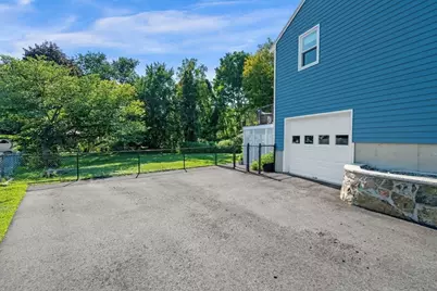 21 Border Rd, Reading, MA 01867 - Photo 32