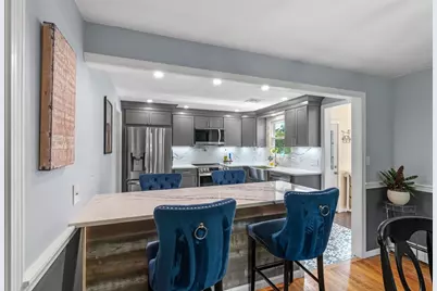 21 Border Rd, Reading, MA 01867 - Photo 4