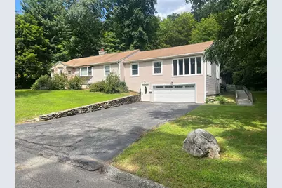 7 W Hill Ter, Worcester, MA 01609 - Photo 2