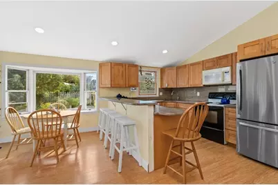 6 Reymonds Ave, Randolph, MA 02368 - Photo 2