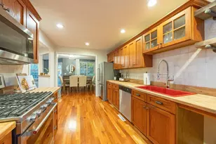 8 Fairway View Ln, Norton, MA 02766 - Photo 6