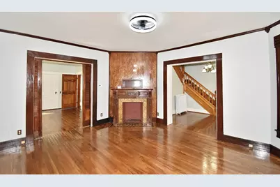 30 Laurel St, Holyoke, MA 01040 - Photo 8