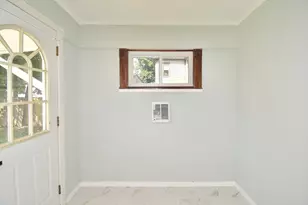30 Laurel St, Holyoke, MA 01040 - Photo 20
