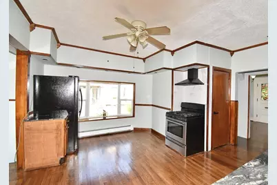 30 Laurel St, Holyoke, MA 01040 - Photo 18