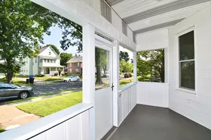 30 Laurel St, Holyoke, MA 01040 - Photo 4