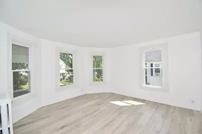 30 Laurel St, Holyoke, MA 01040 - Photo 24