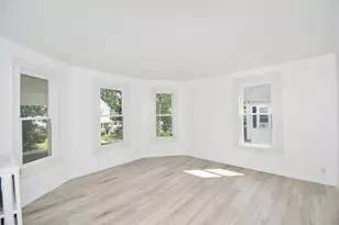 30 Laurel St, Holyoke, MA 01040 - Photo 24