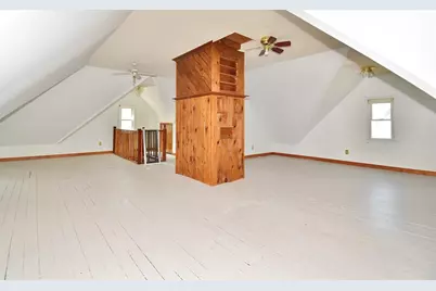 30 Laurel St, Holyoke, MA 01040 - Photo 26