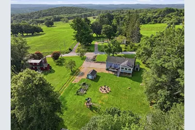 137 Ward St, North Brookfield, MA 01535 - Photo 2