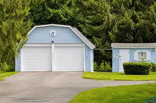 466 E Main St, Chicopee, MA 01020 - Photo 2