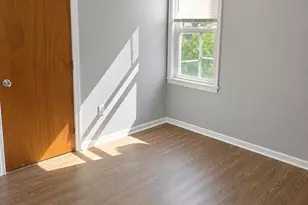 72 Pitman St, Fall River, MA 02723 - Photo 4