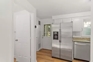 2701 Forest Park Dr, Auburn, MA 01501 - Photo 4