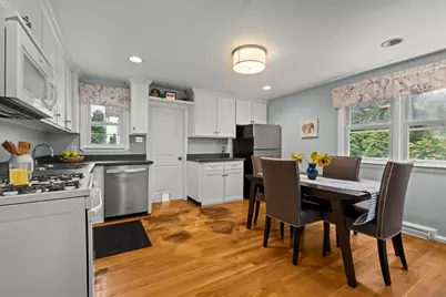 134 Marshall Ave, Lowell, MA 01851 - Photo 10