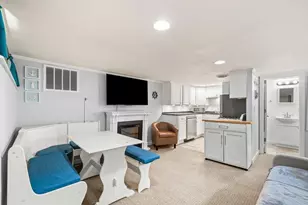 8 Franklin St, Marblehead, MA 01945 - Photo 10