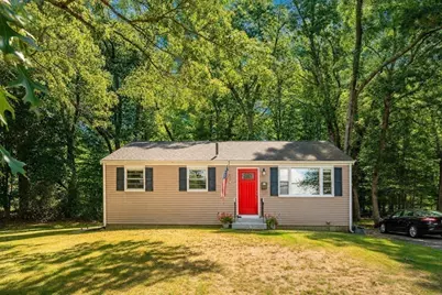 4 Edward Cody Ln, Weymouth, MA 02190 - Photo 2