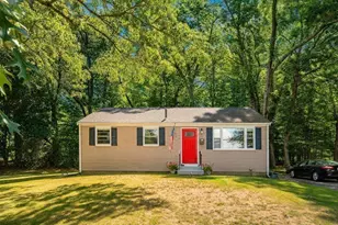 4 Edward Cody Ln, Weymouth, MA 02190 - Photo 2