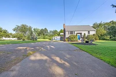 129 Forest St, Franklin, MA 02038 - Photo 2