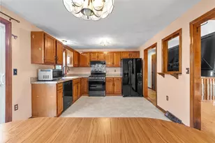 129 Forest St, Franklin, MA 02038 - Photo 8