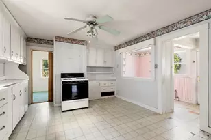 51 Oakland St, Malden, MA 02148 - Photo 10