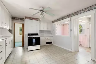 51 Oakland St, Malden, MA 02148 - Photo 10