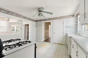51 Oakland St, Malden, MA 02148 - Photo 8