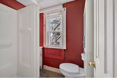 37 Fourth St, Lowell, MA 01850 - Photo 18