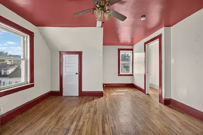 37 Fourth St, Lowell, MA 01850 - Photo 34