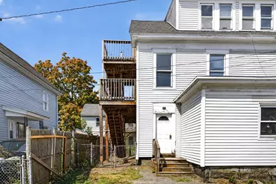 37 Fourth St, Lowell, MA 01850 - Photo 6