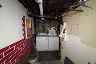 109 Kingsley St, Springfield, MA 01104 - Photo 26