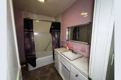 109 Kingsley St, Springfield, MA 01104 - Photo 18