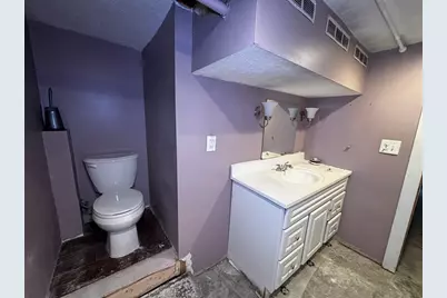109 Kingsley St, Springfield, MA 01104 - Photo 24