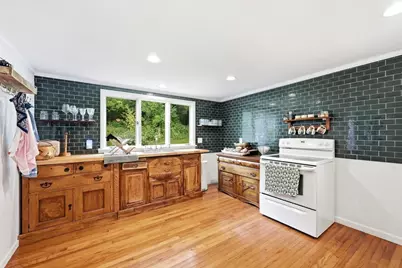 176 Sherburne Ave, Tyngsborough, MA 01879 - Photo 4