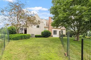 4 Crestview Dr, Deerfield, MA 01373 - Photo 6