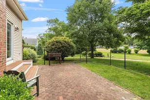 4 Crestview Dr, Deerfield, MA 01373 - Photo 8