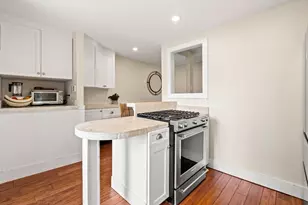 16 Warren St, Newburyport, MA 01950 - Photo 6