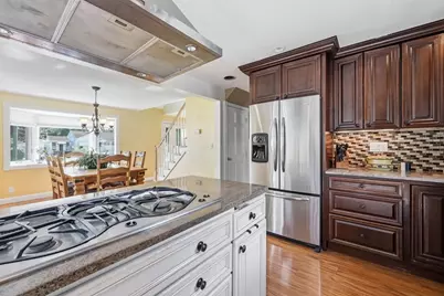 71 Ogden St, Springfield, MA 01151 - Photo 6