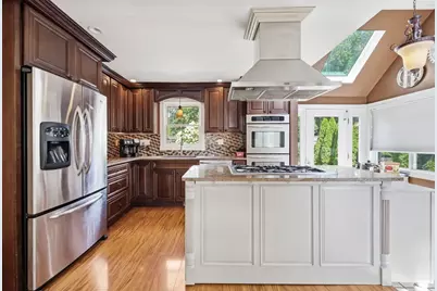 71 Ogden St, Springfield, MA 01151 - Photo 8