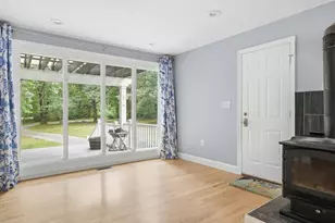 247 Hampstead St, Methuen, MA 01844 - Photo 8