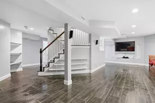247 Hampstead St, Methuen, MA 01844 - Photo 18