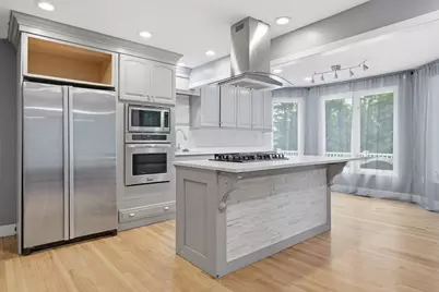247 Hampstead St, Methuen, MA 01844 - Photo 2