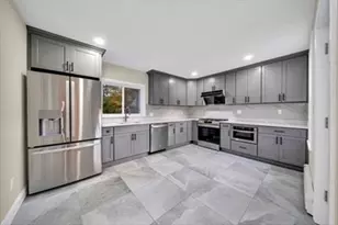 1297 Pleasant St, Weymouth, MA 02189 - Photo 4