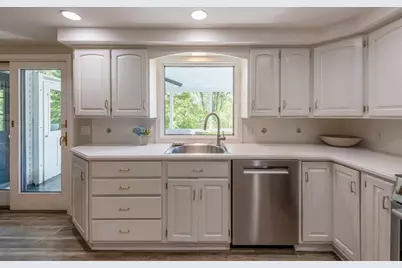 494 Asbury St, Hamilton, MA 01936 - Photo 12