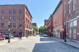 172 Middle St, Lowell, MA 01852 - Photo 2