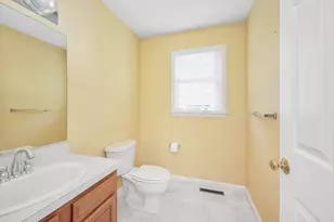 22 Winter St, Holbrook, MA 02343 - Photo 18