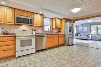 21 Preston St, Wakefield, MA 01880 - Photo 12