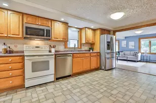 21 Preston St, Wakefield, MA 01880 - Photo 12